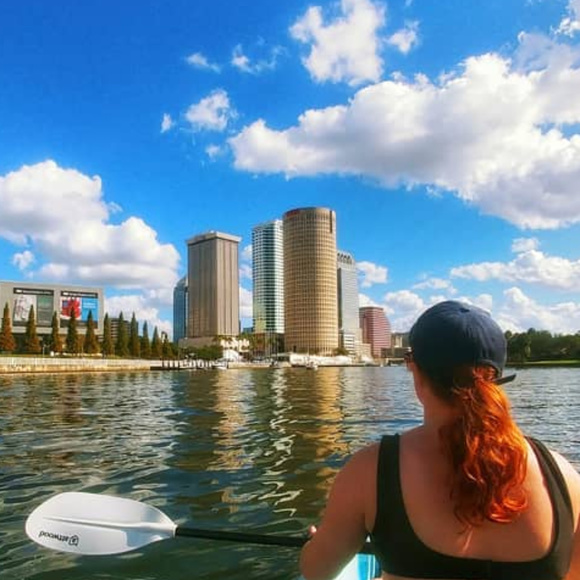 Meet your Posher, Meghan🌻 - Picture 3 of 5